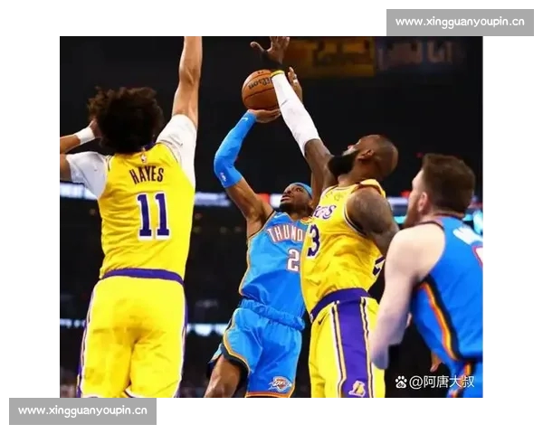 NBA今日焦点对决:多队角逐季后赛名额,豪强争锋激烈上演